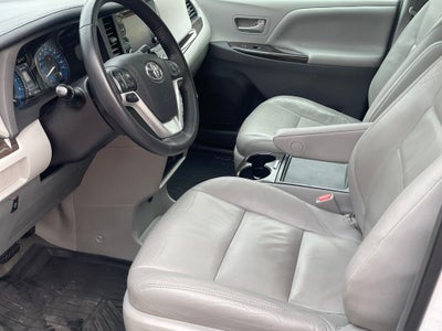 2018 Toyota Sienna XLE 8 Passenger