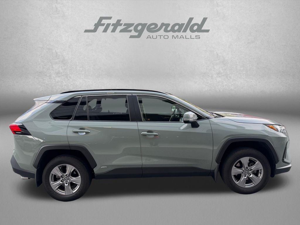 2022 Toyota RAV4 Hybrid XLE