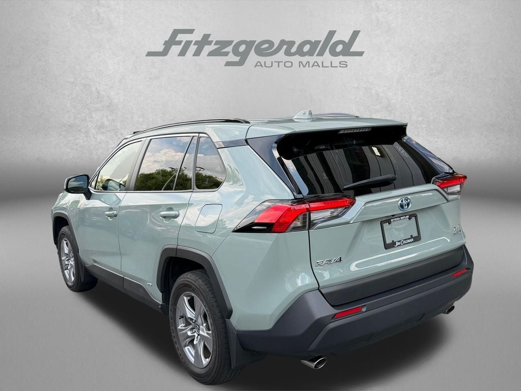 2022 Toyota RAV4 Hybrid XLE