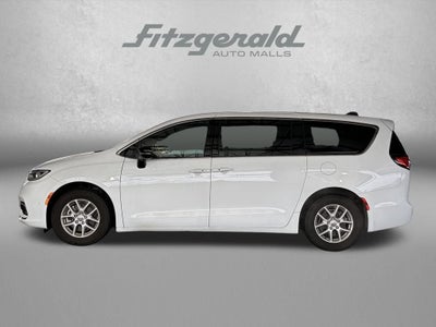2024 Chrysler Pacifica Touring