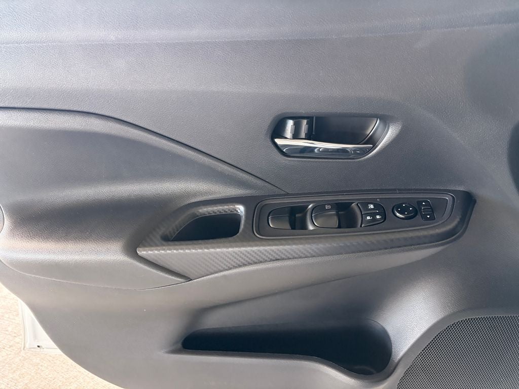 2023 Nissan Versa 1.6 SV