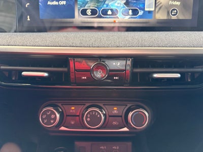 2025 Nissan Kicks MPV SV