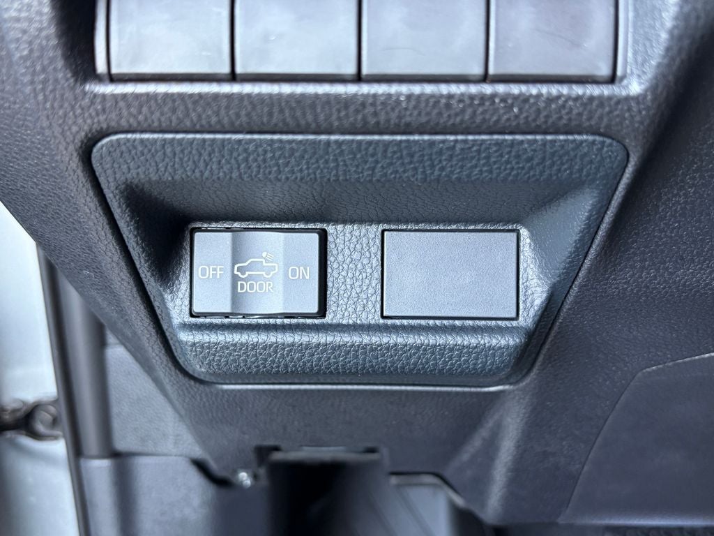 2025 Toyota TACOMA SR5 SR5