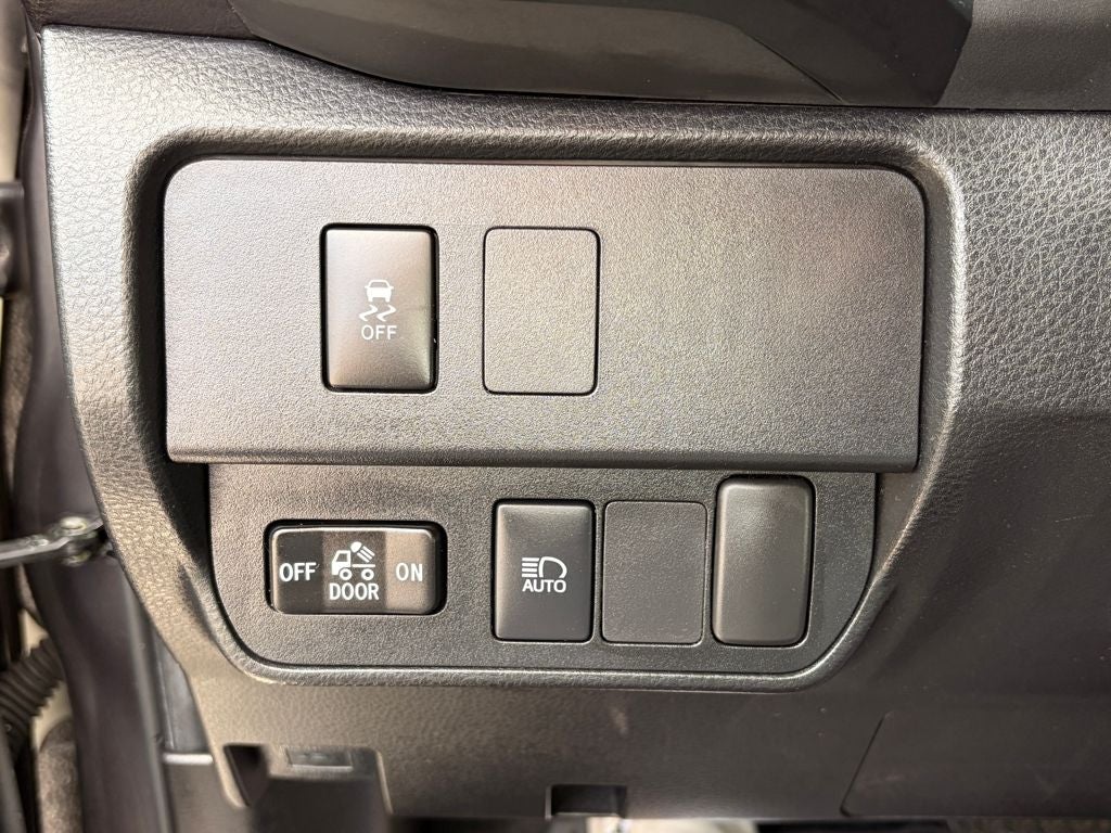 2022 Toyota TACOMA SR SR