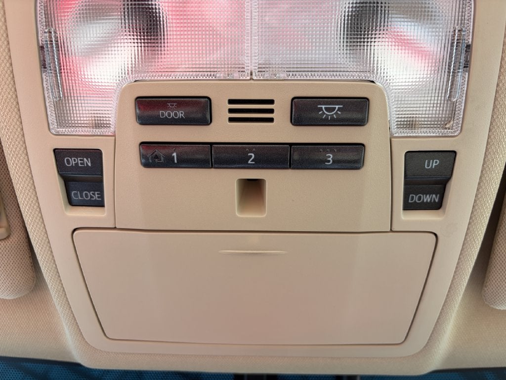 2016 Toyota Camry Hybrid XLE