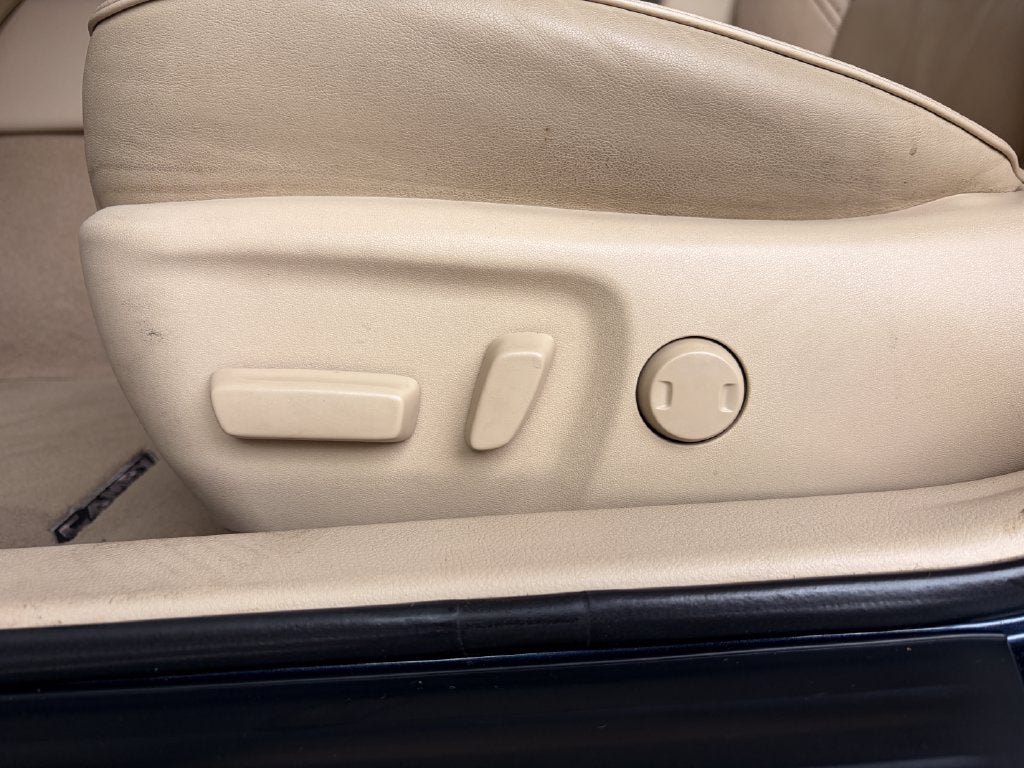 2016 Toyota Camry Hybrid XLE