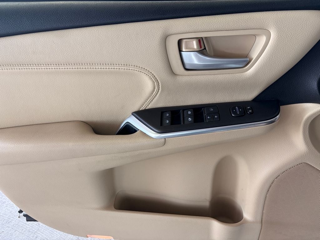 2017 Toyota CAMRY XLE