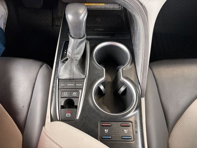 2020 Toyota Camry Hybrid XLE