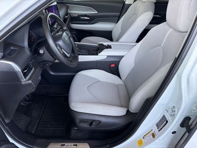 2025 Toyota GRAND HIGHLANDER LE
