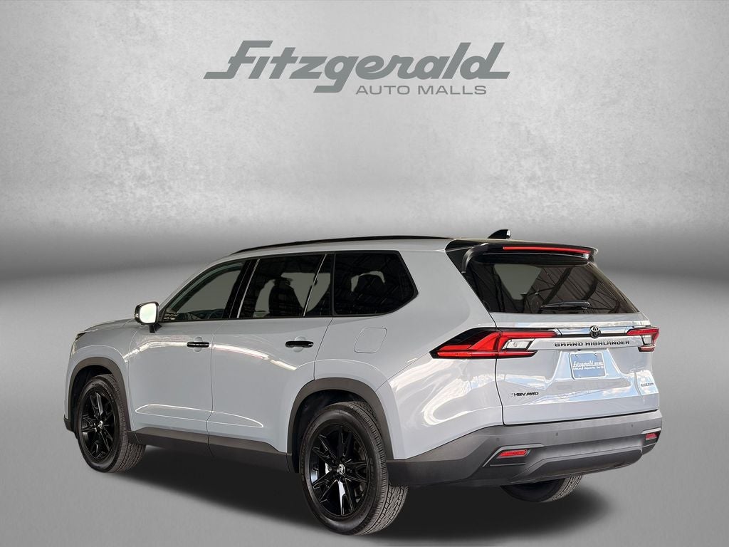2026 Toyota GRAND HIGHLANDER HEV Nightshade Edition