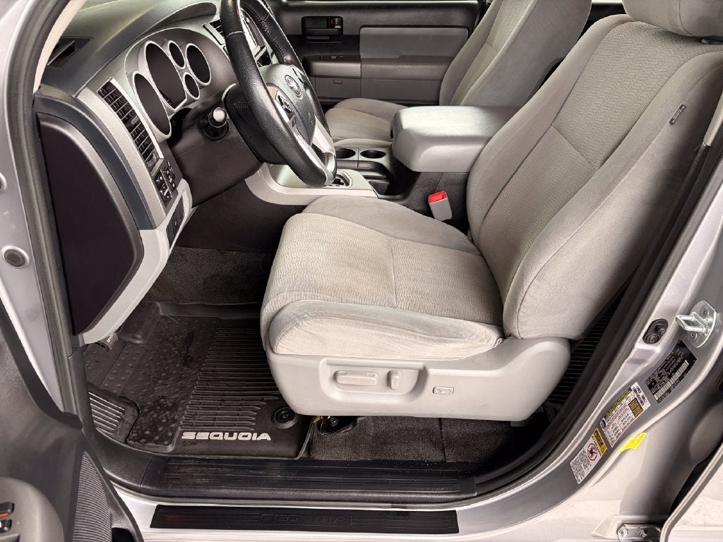 2017 Toyota Sequoia SR5 5.7L