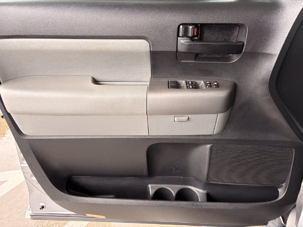 2017 Toyota Sequoia SR5 5.7L