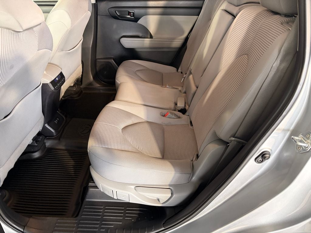 2021 Toyota HIGHLANDER LE