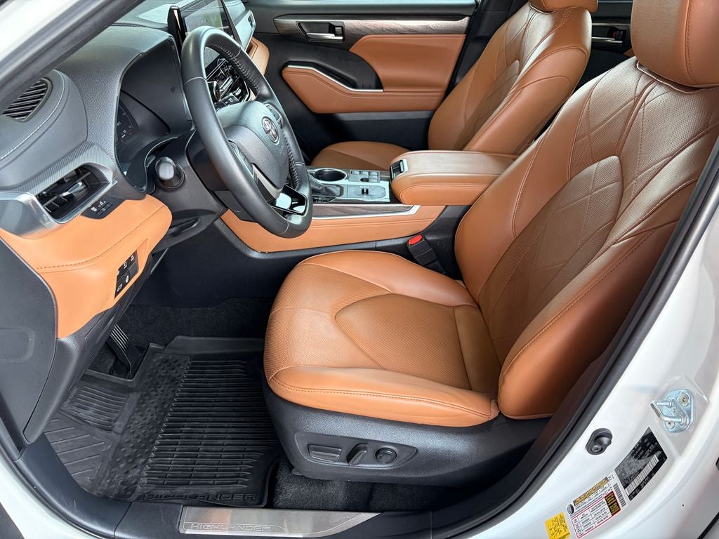 2025 Toyota Highlander Hybrid Platinum