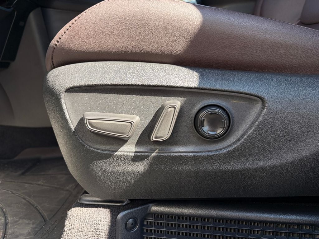 2024 Toyota SIENNA PLT AWD Platinum 7 Passenger