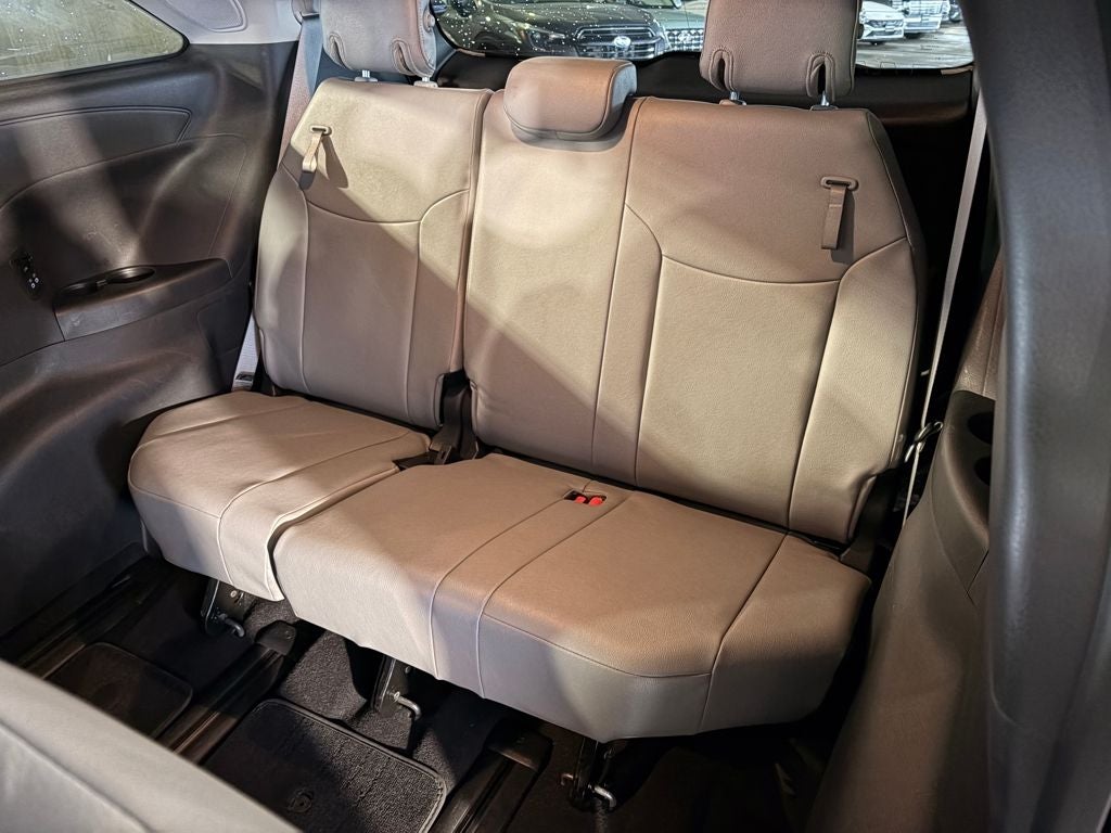 2025 Toyota SIENNA XLE XLE