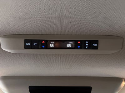 2025 Toyota SIENNA XLE XLE