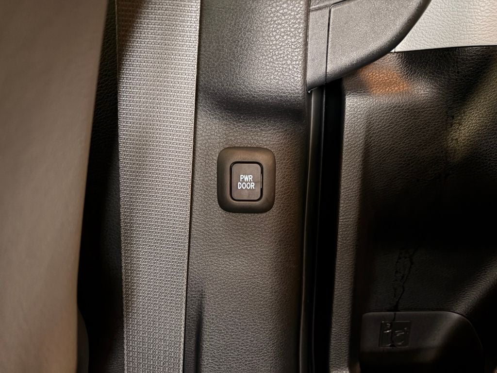 2025 Toyota SIENNA XLE XLE