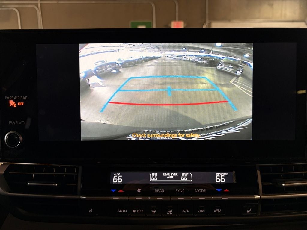 2025 Toyota SIENNA XLE XLE