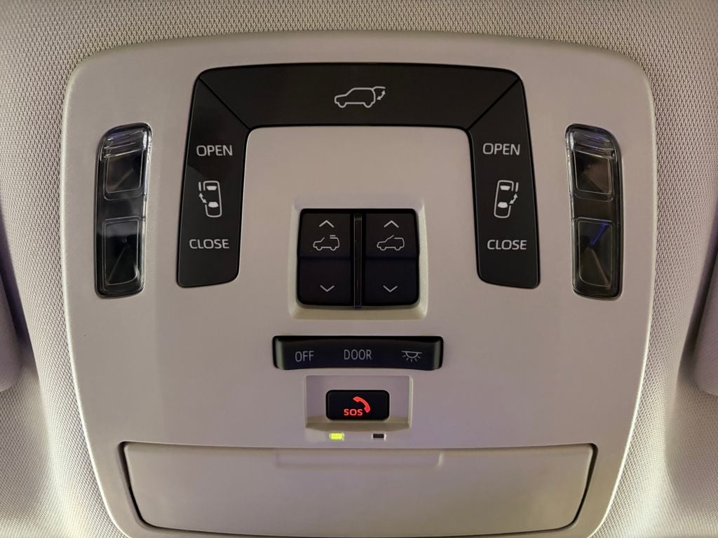 2025 Toyota SIENNA XLE XLE