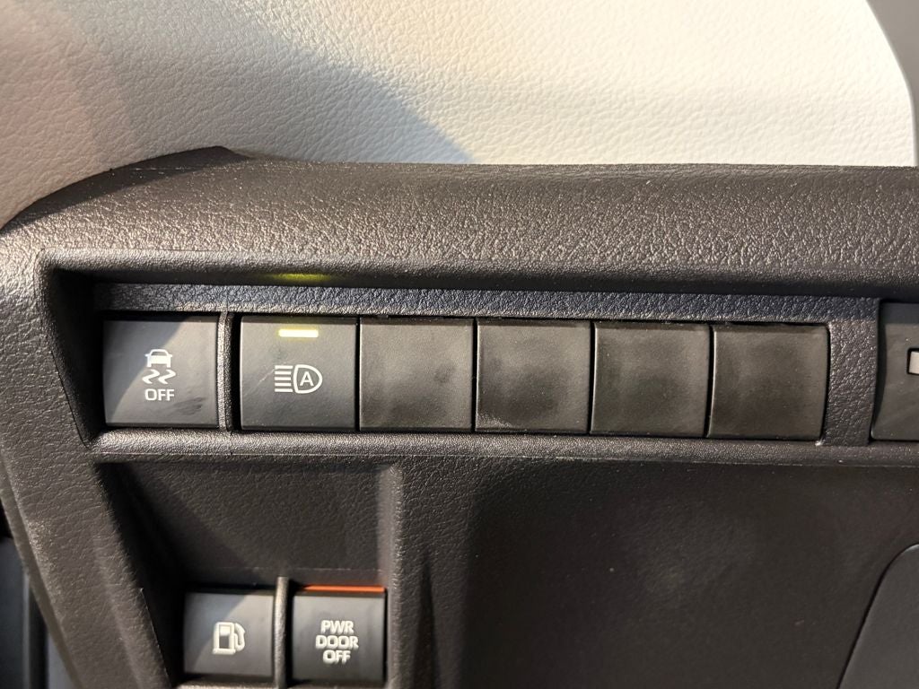 2025 Toyota SIENNA XLE XLE