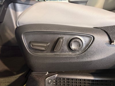 2025 Toyota SIENNA XLE XLE