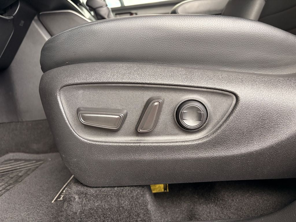 2025 Toyota Highlander Hybrid XLE