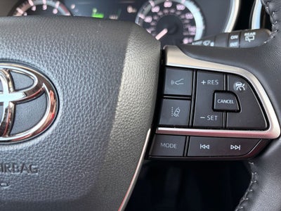 2025 Toyota Highlander XLE