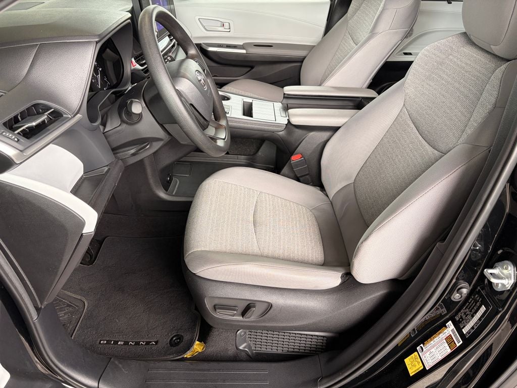 2026 Toyota Sienna LE 7 Passenger