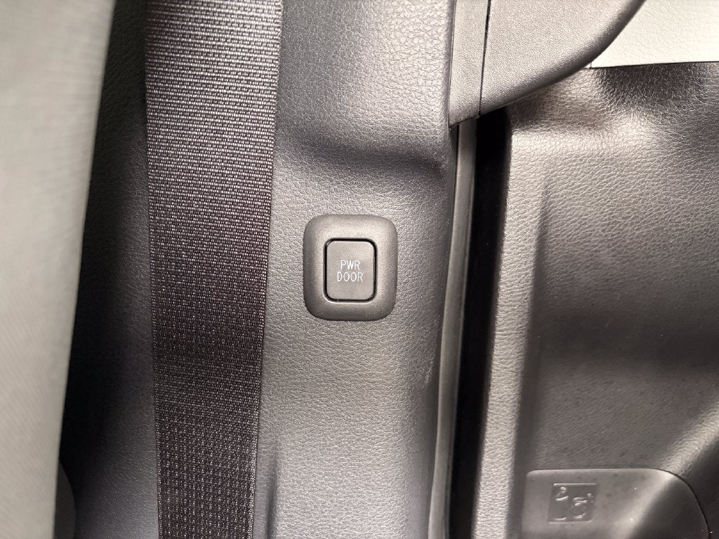 2026 Toyota Sienna LE 7 Passenger