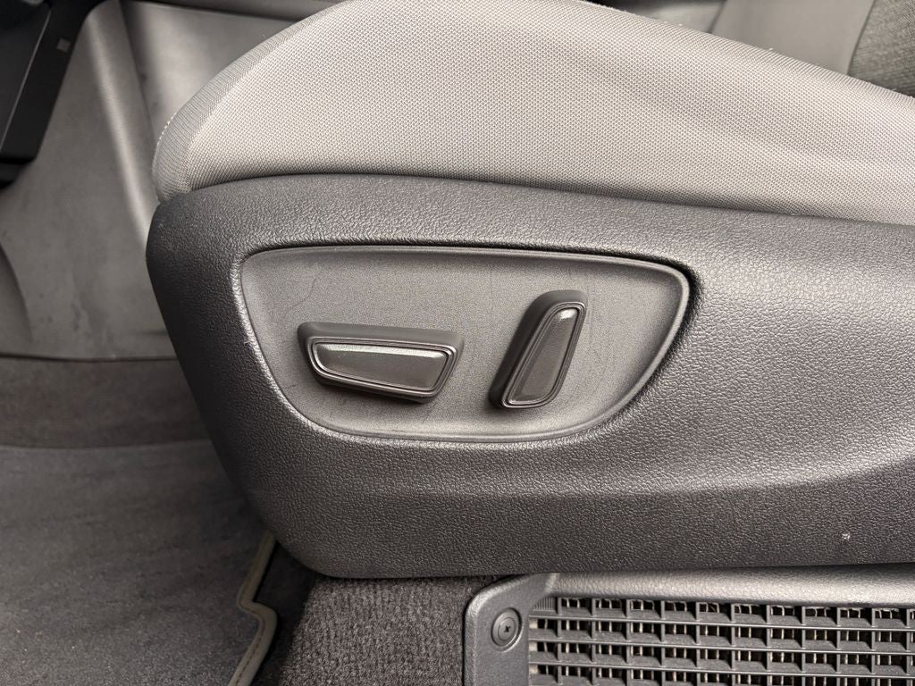 2026 Toyota Sienna LE 7 Passenger