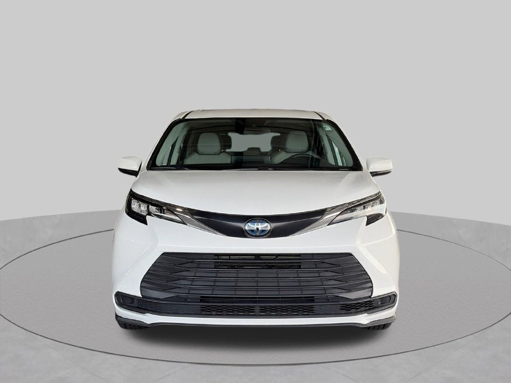 2024 Toyota Sienna LE 8 Passenger
