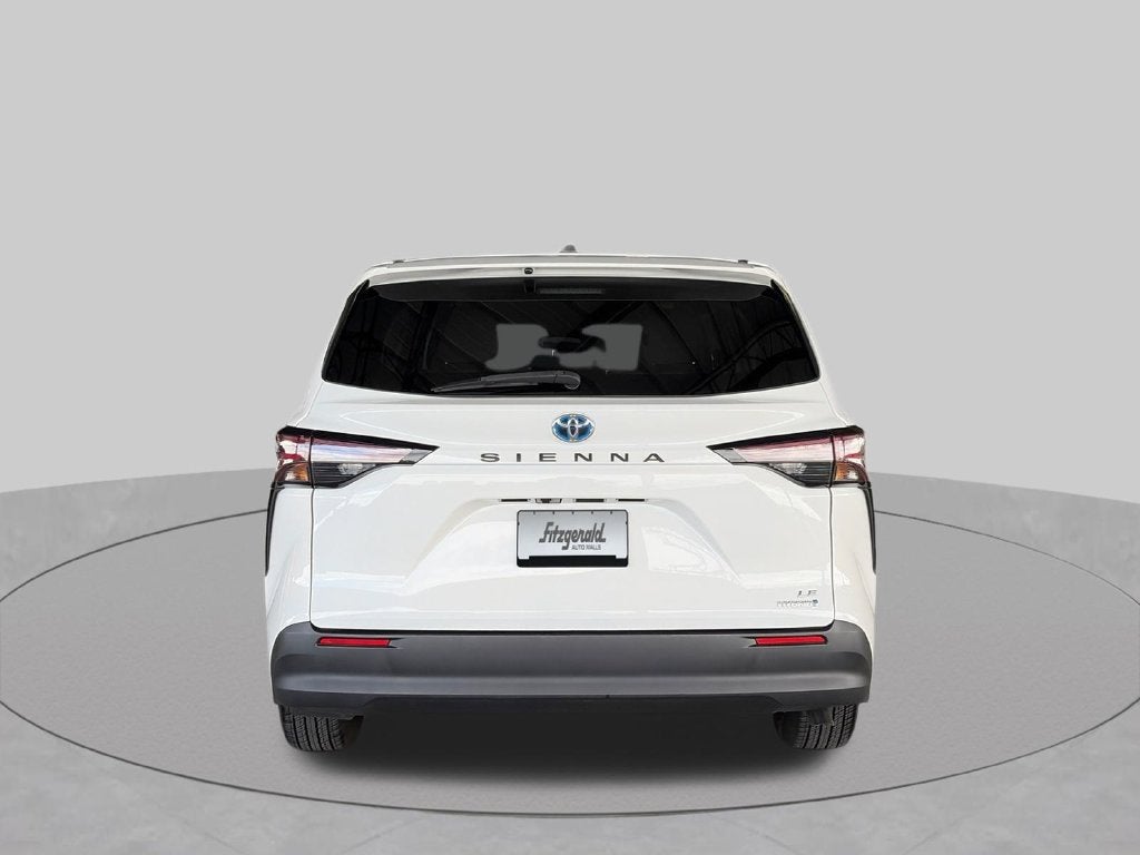 2024 Toyota Sienna LE 8 Passenger