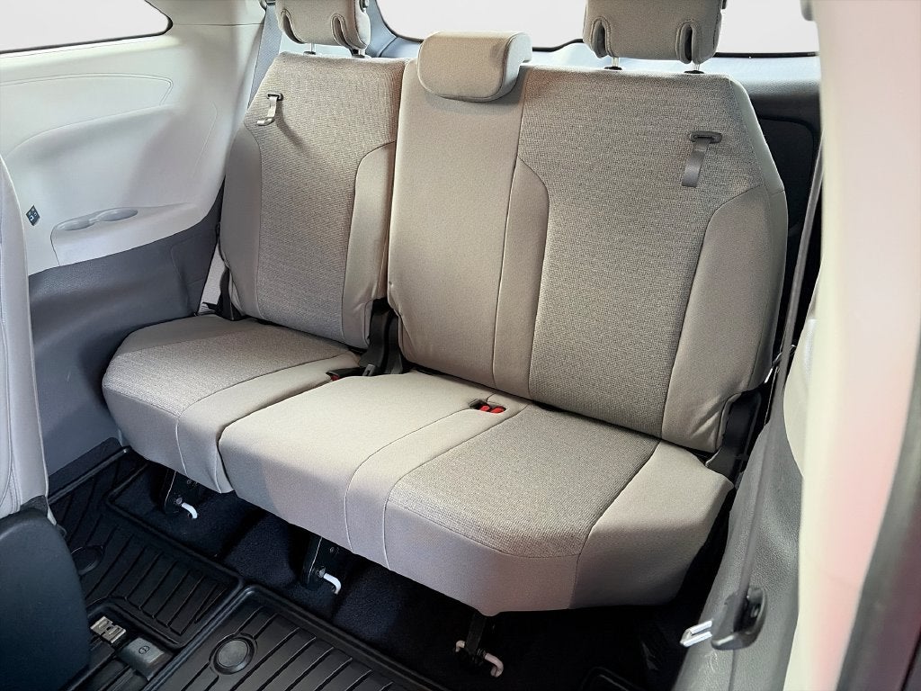 2024 Toyota Sienna LE 8 Passenger