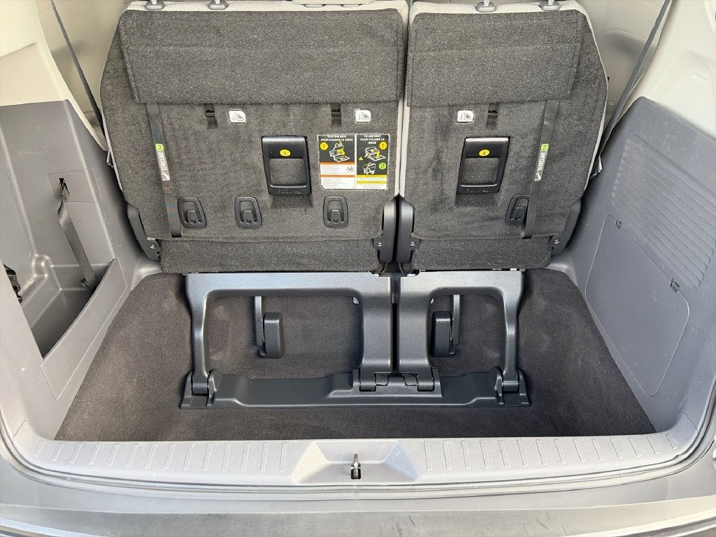 2024 Toyota Sienna LE 8 Passenger