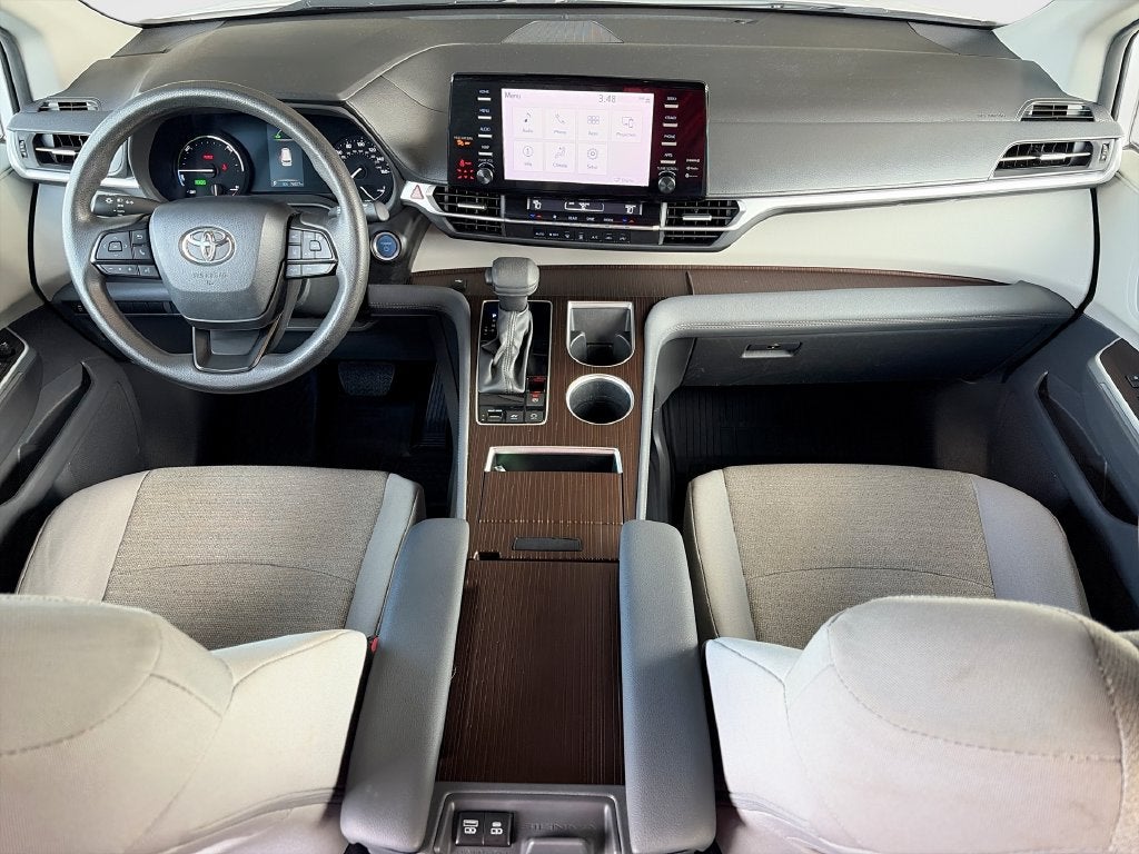 2024 Toyota Sienna LE 8 Passenger