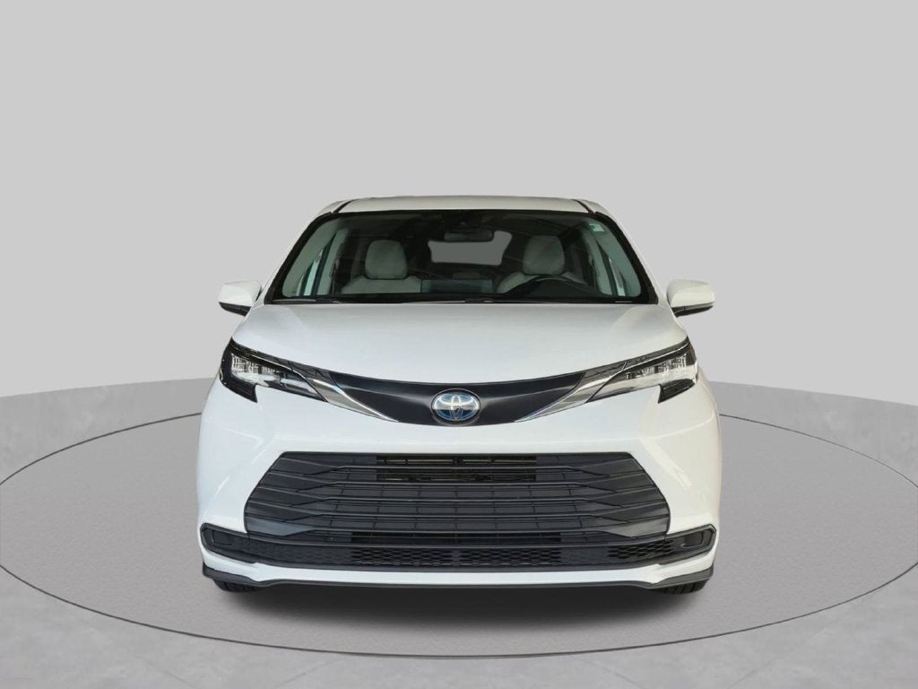 2024 Toyota Sienna LE 8 Passenger