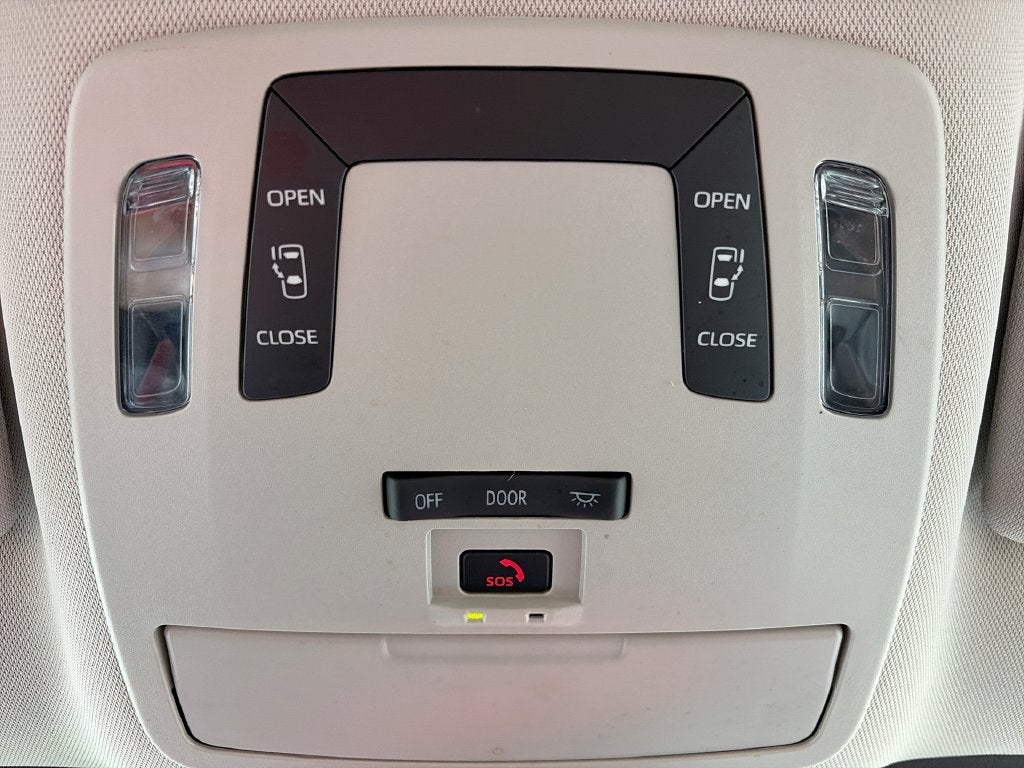 2024 Toyota Sienna LE 8 Passenger