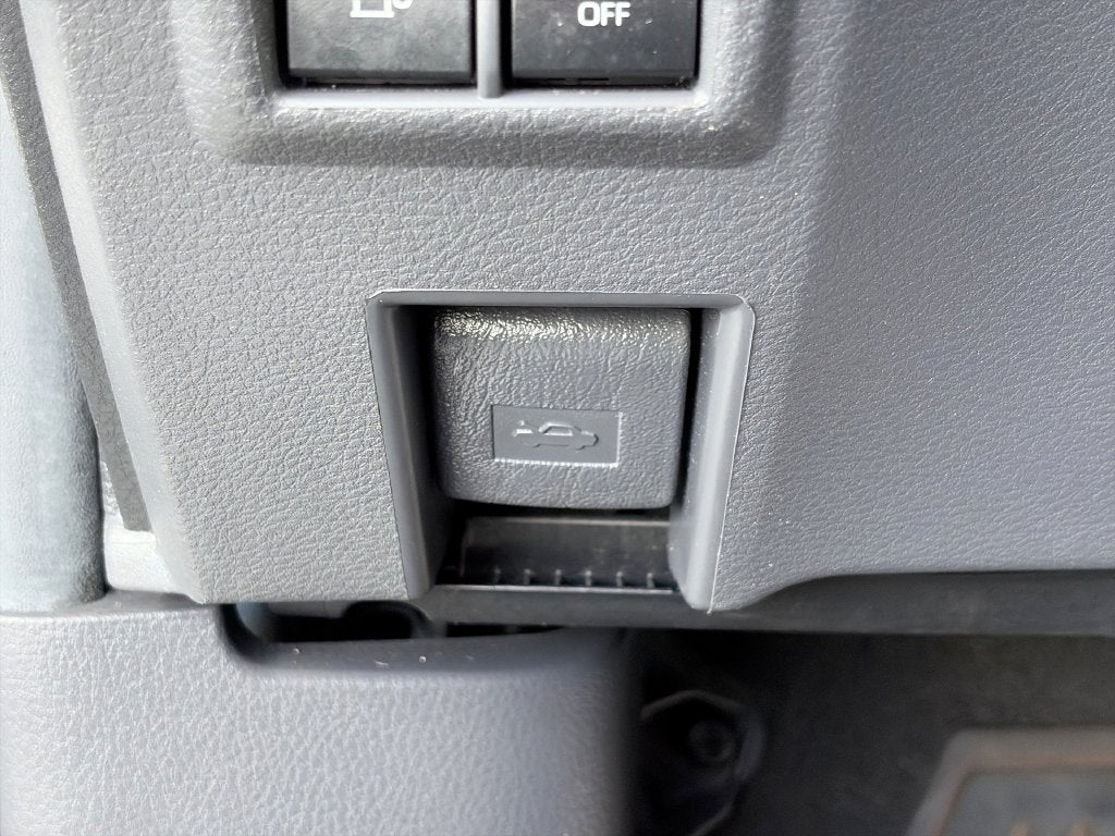 2024 Toyota Sienna LE 8 Passenger