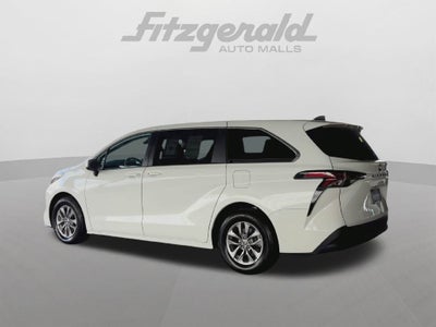2024 Toyota Sienna LE 8 Passenger