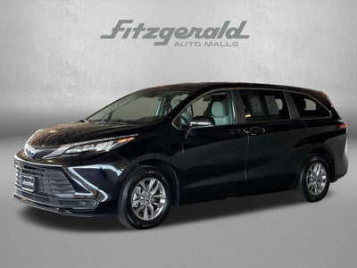 2025 Toyota Sienna LE 8 Passenger