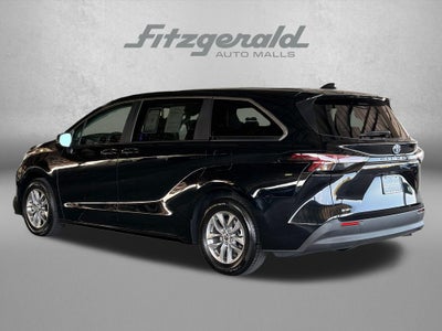 2025 Toyota Sienna LE 8 Passenger