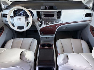 2013 Toyota SIENNA XLE 3.5L XLE 8 Passenger