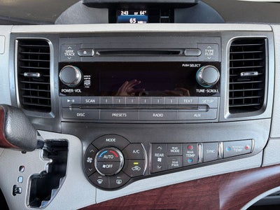 2013 Toyota SIENNA XLE 3.5L XLE 8 Passenger
