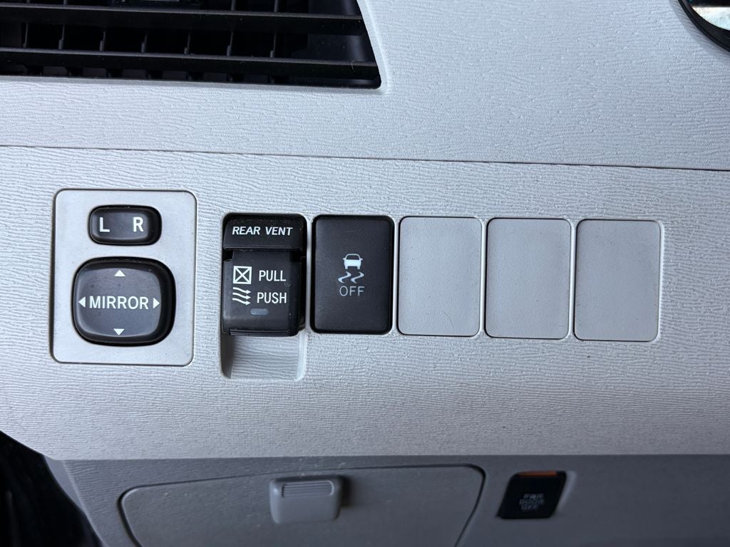 2013 Toyota SIENNA XLE 3.5L XLE 8 Passenger