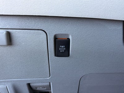 2013 Toyota SIENNA XLE 3.5L XLE 8 Passenger
