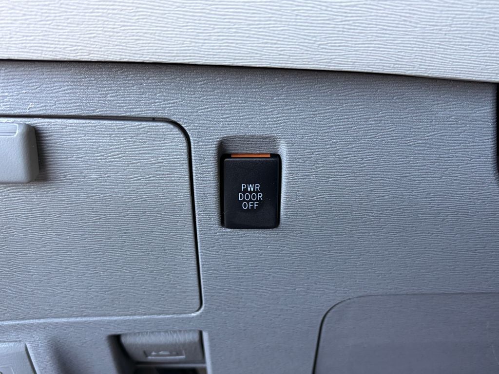2013 Toyota SIENNA XLE 3.5L XLE 8 Passenger