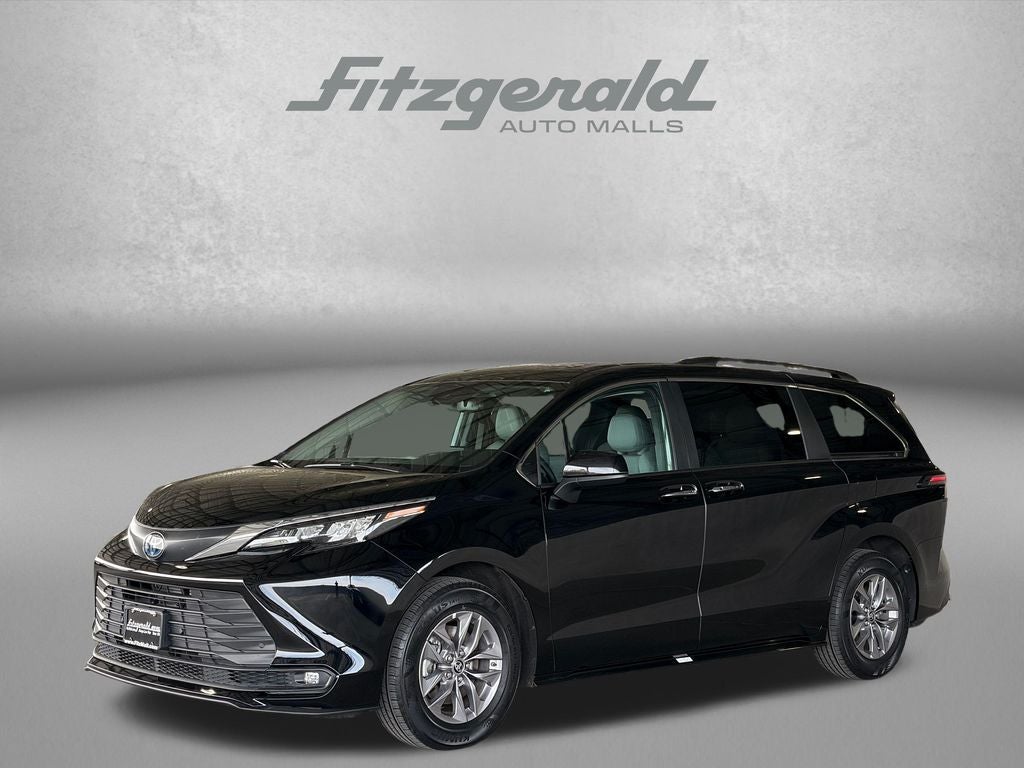 2025 Toyota SIENNA XLE XLE 8 Passenger