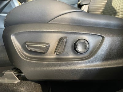 2024 Toyota COROLLA CROSS HV Hybrid XSE