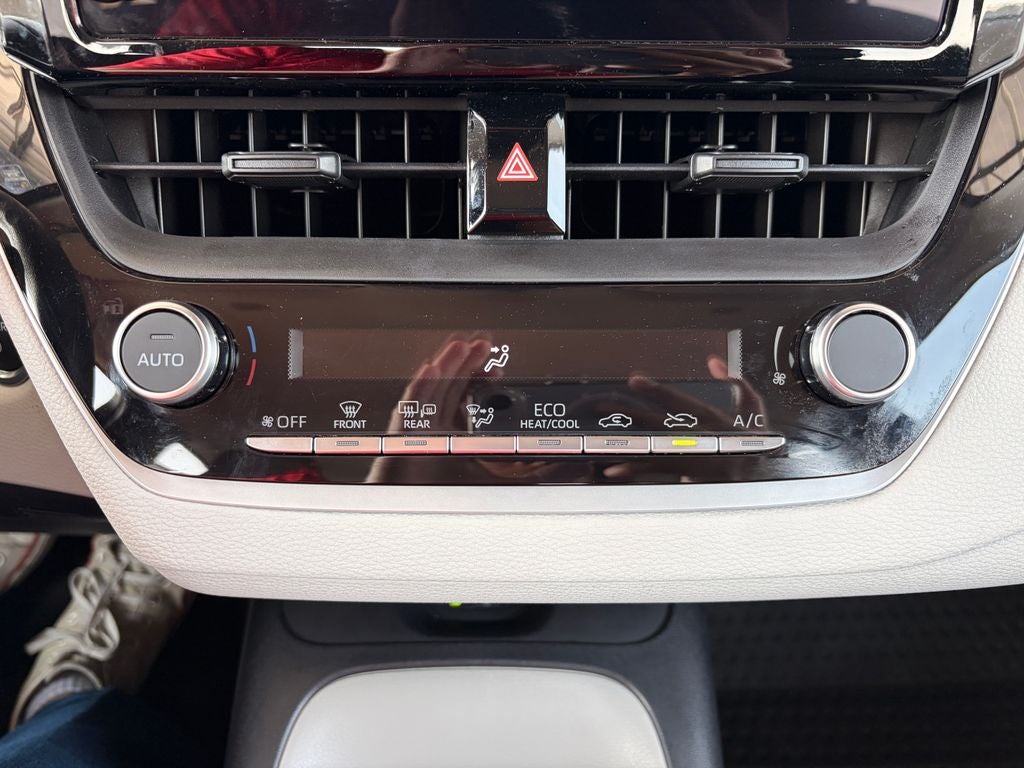 2025 Toyota COROLLA HYBRID LE